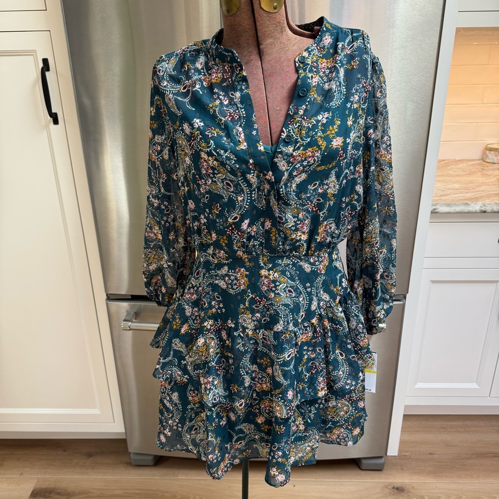 NWT!! Beautiful Floral Teal Dress 👗 smoke free home!!